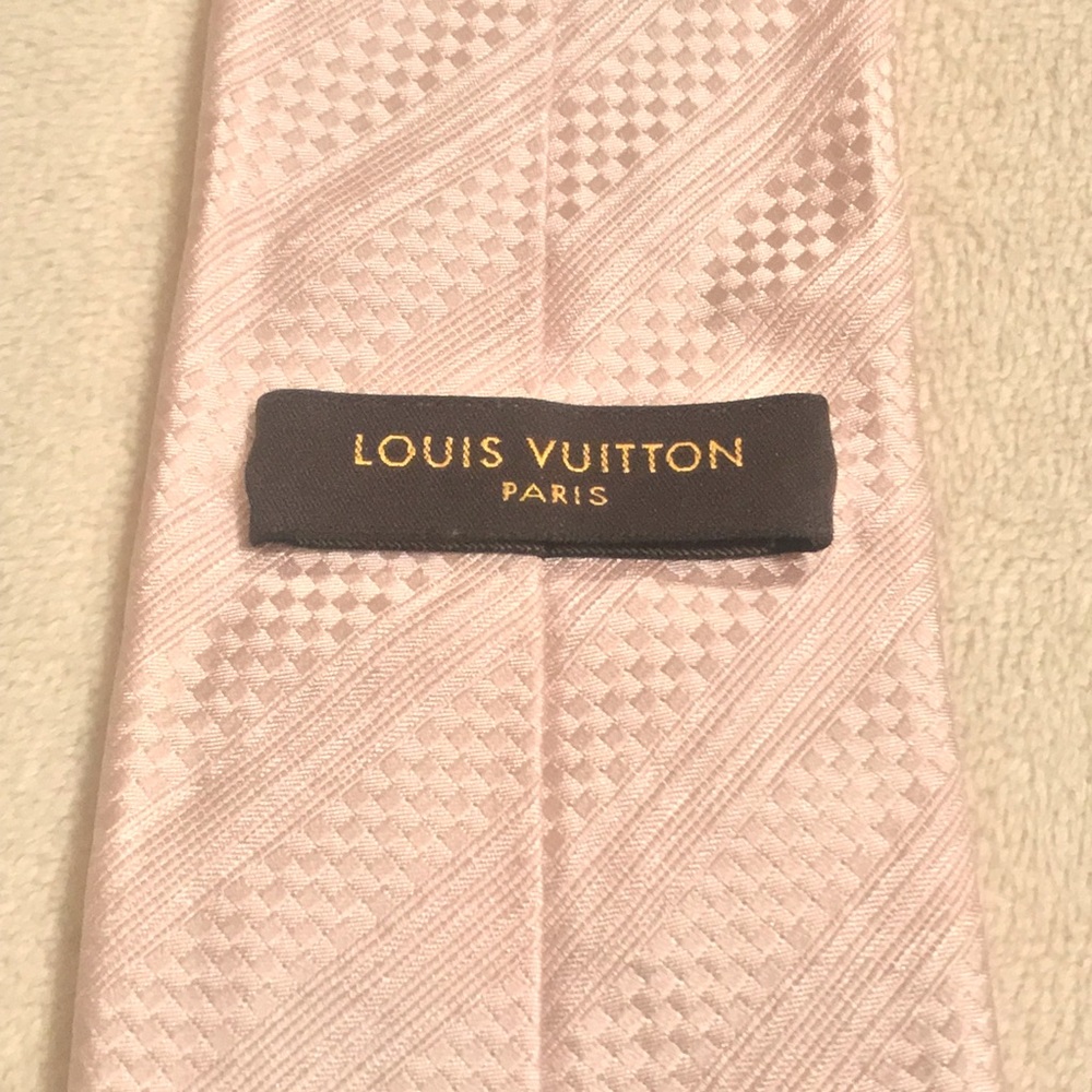 Louis Vuitton LV Luxury Mens Pink Silk Necktie Tie - Picture 4 of 6